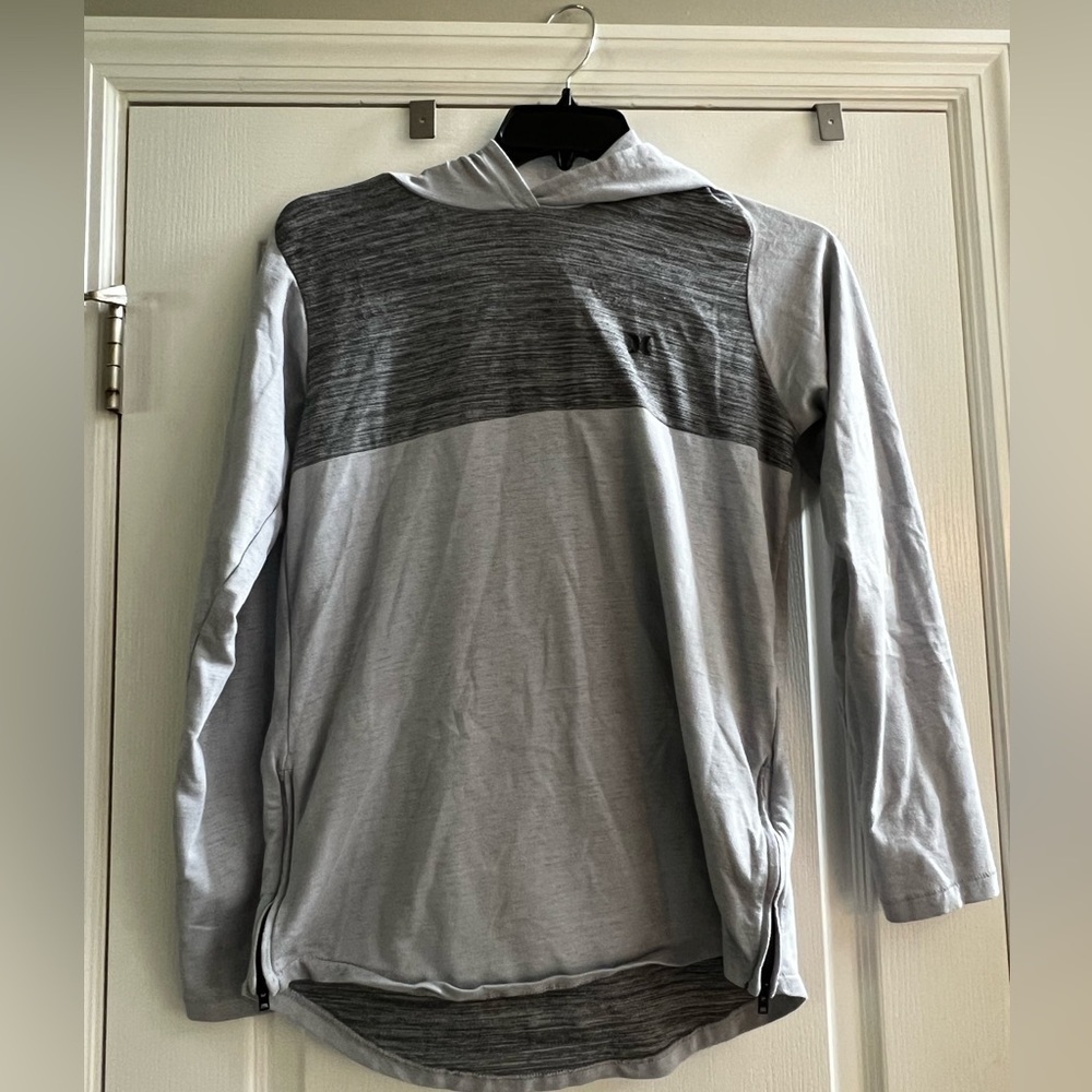 Men’s Hurley (exclusively for Buckle) Gray pullover hoodie. Size small